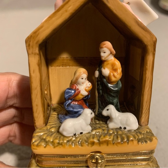2000 Roman Inc Nativity Scene Holy Family Porcelain Trinket Box with Cross - Picture 9 of 9